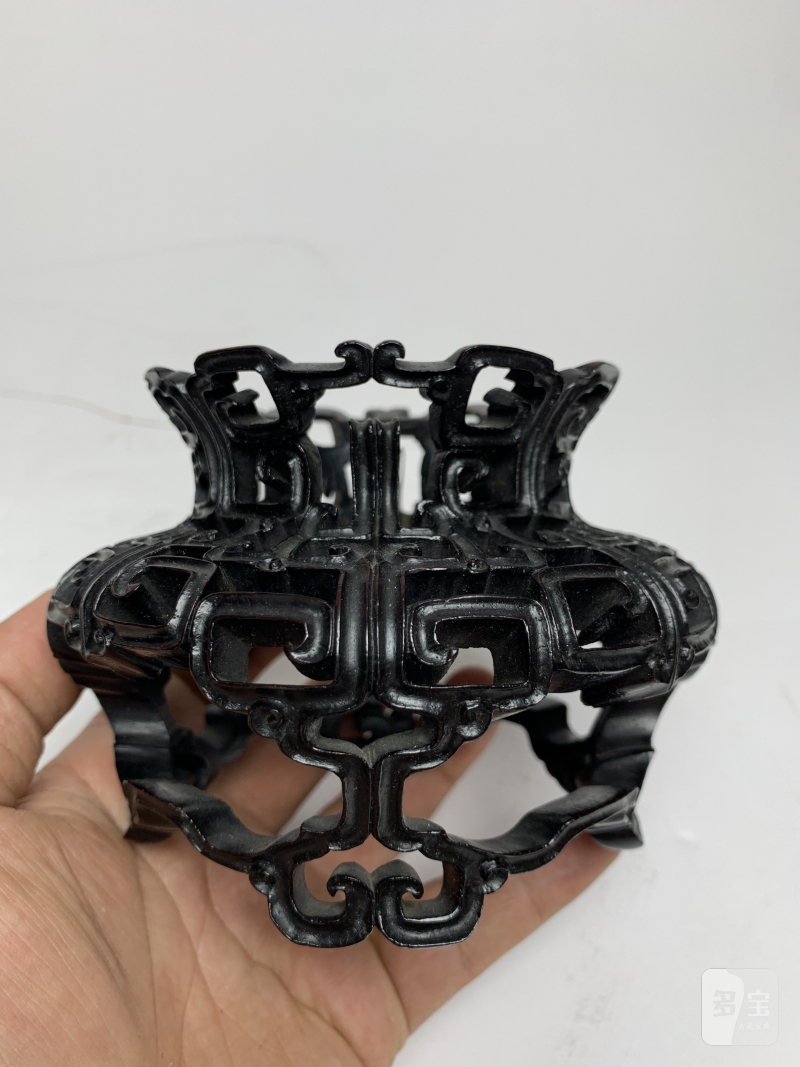 清乾隆 紫檀透雕拐子纹木座 - 图3